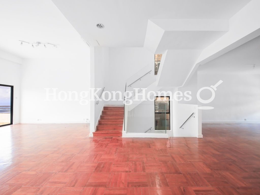 Living and Dining Room — Orient Crest, The Peak