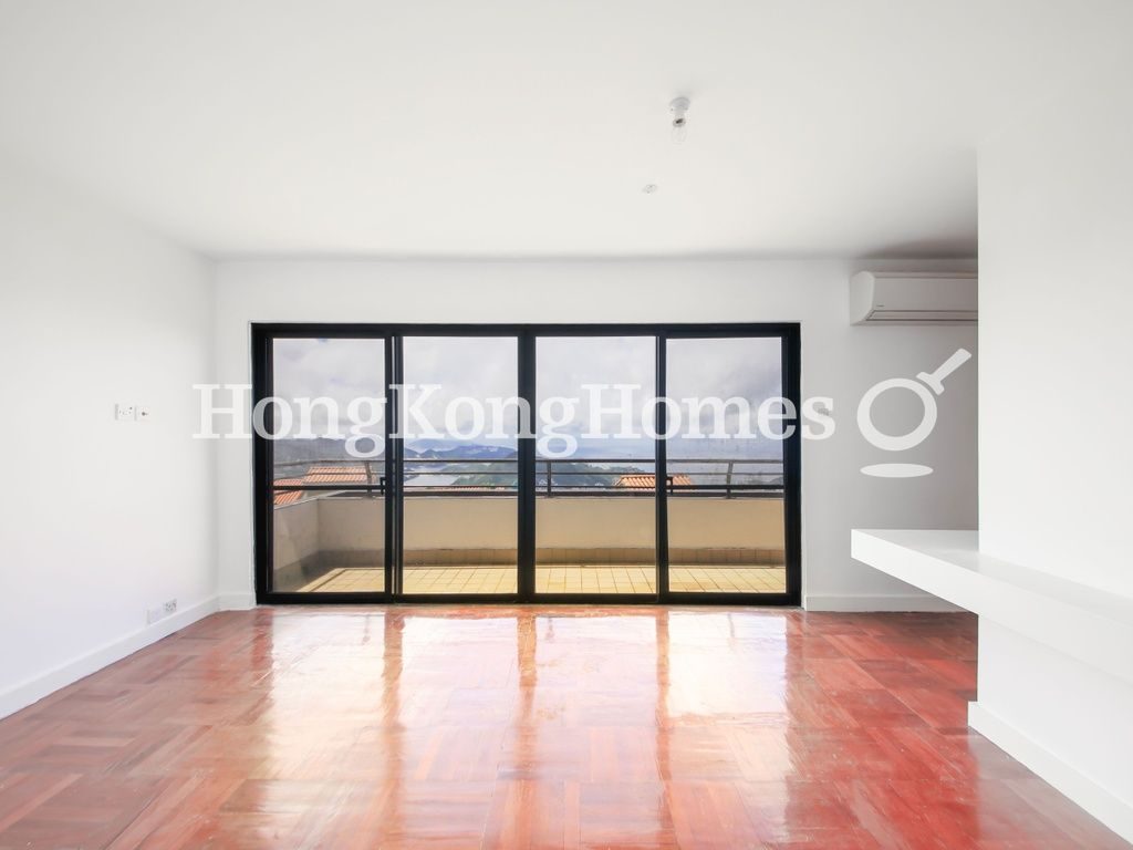 Master Bedroom — Orient Crest, The Peak