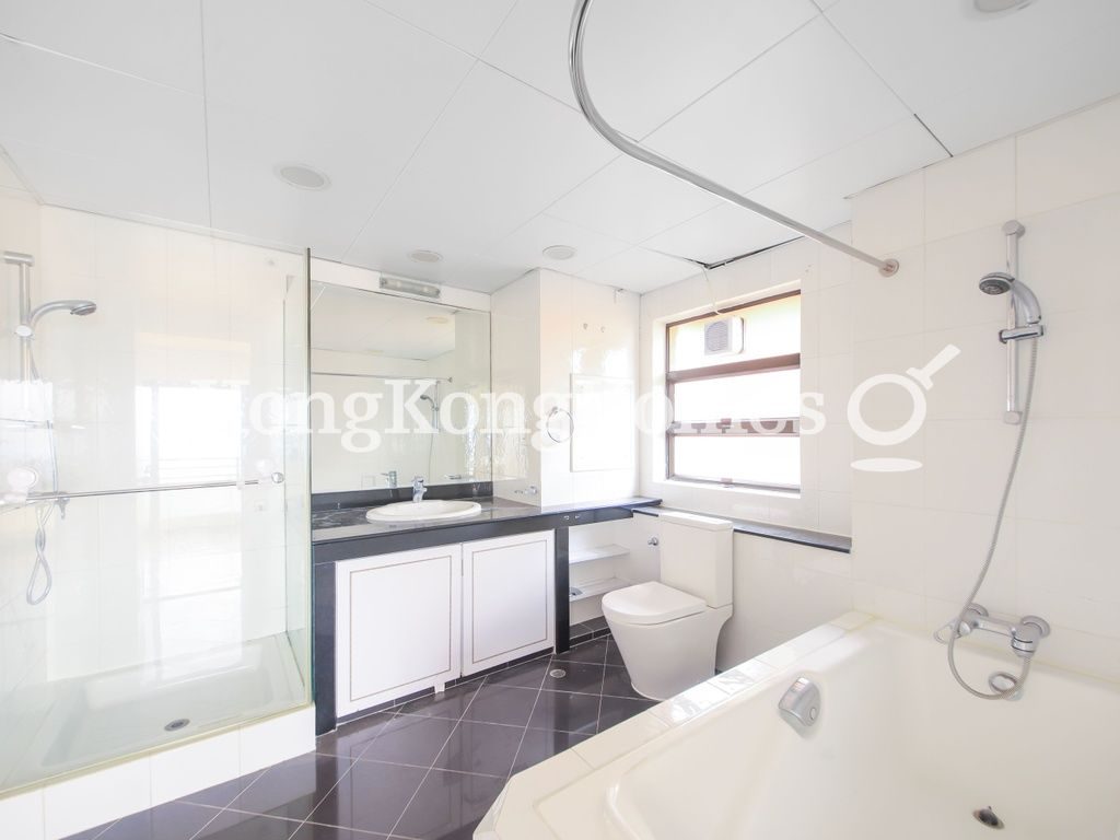 Master Bathroom — Orient Crest, The Peak