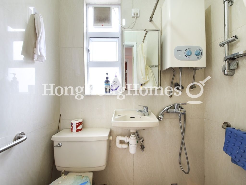 Guest Bathroom — 嘉輝花園 C座，西環堅尼地城