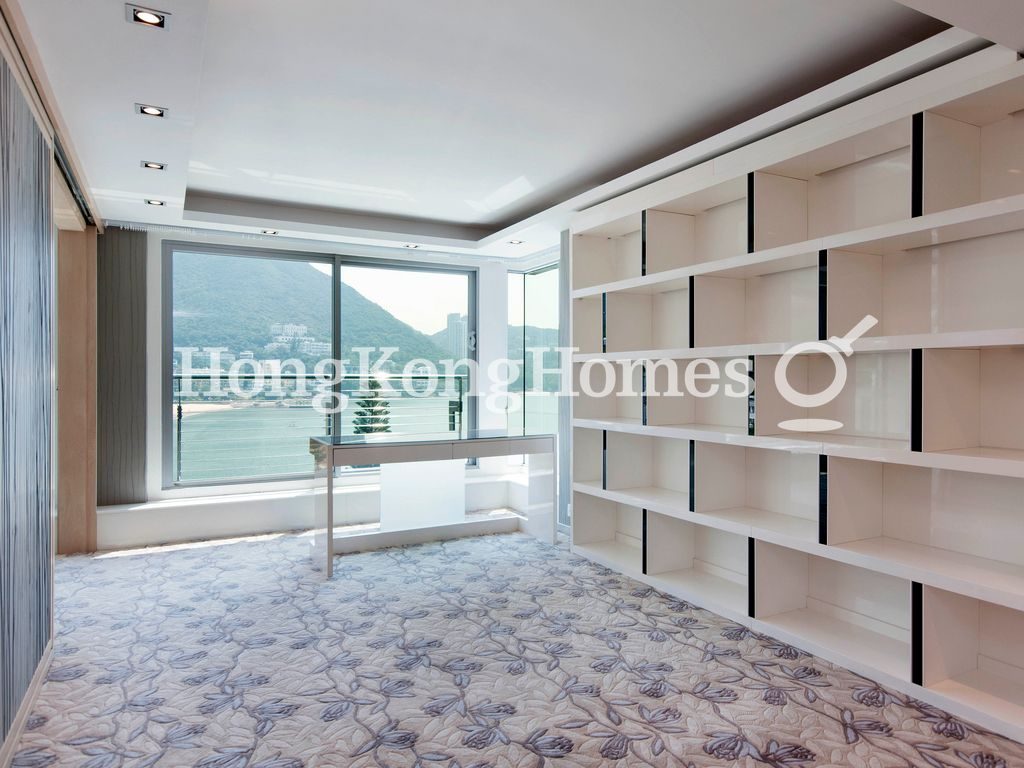 Study Room in Master Bedroom — 淺水灣道 56號，淺水灣