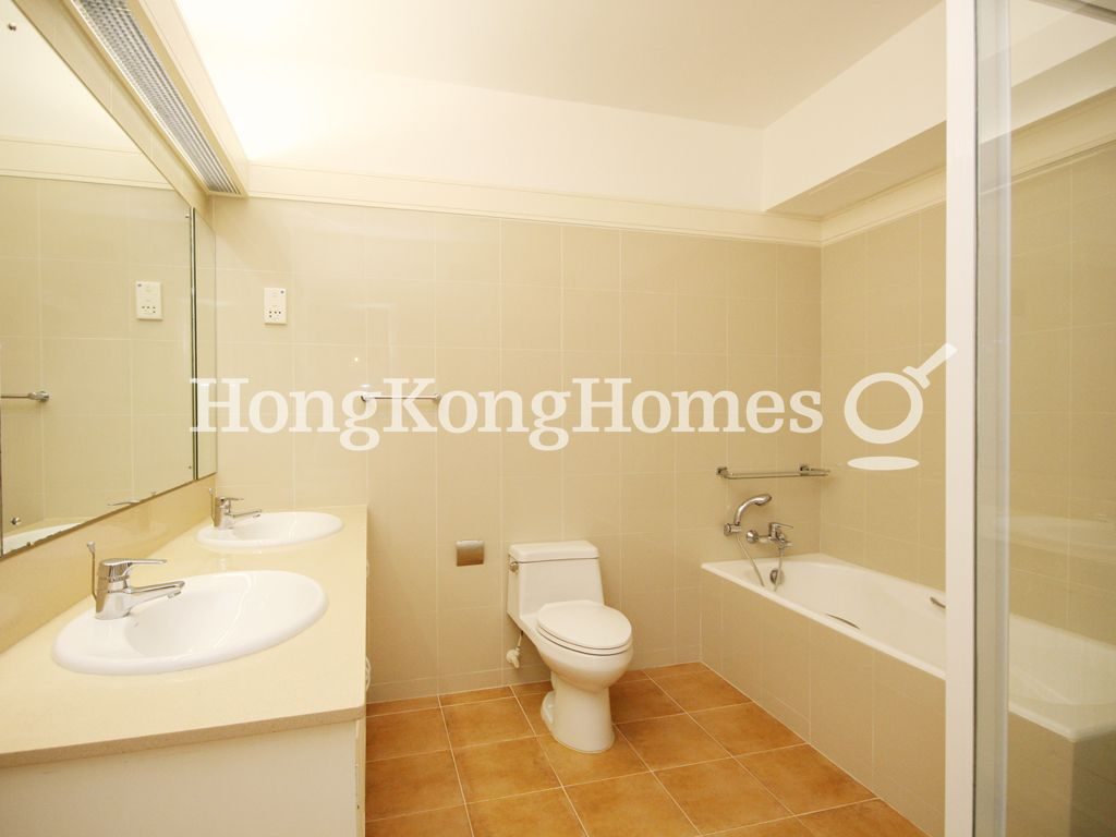 Master Bathroom — 紅梅閣，山頂