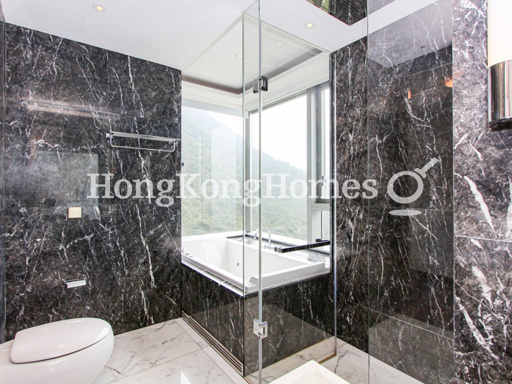 Master Bathroom — Conduit Road, 39, Mid-levels West