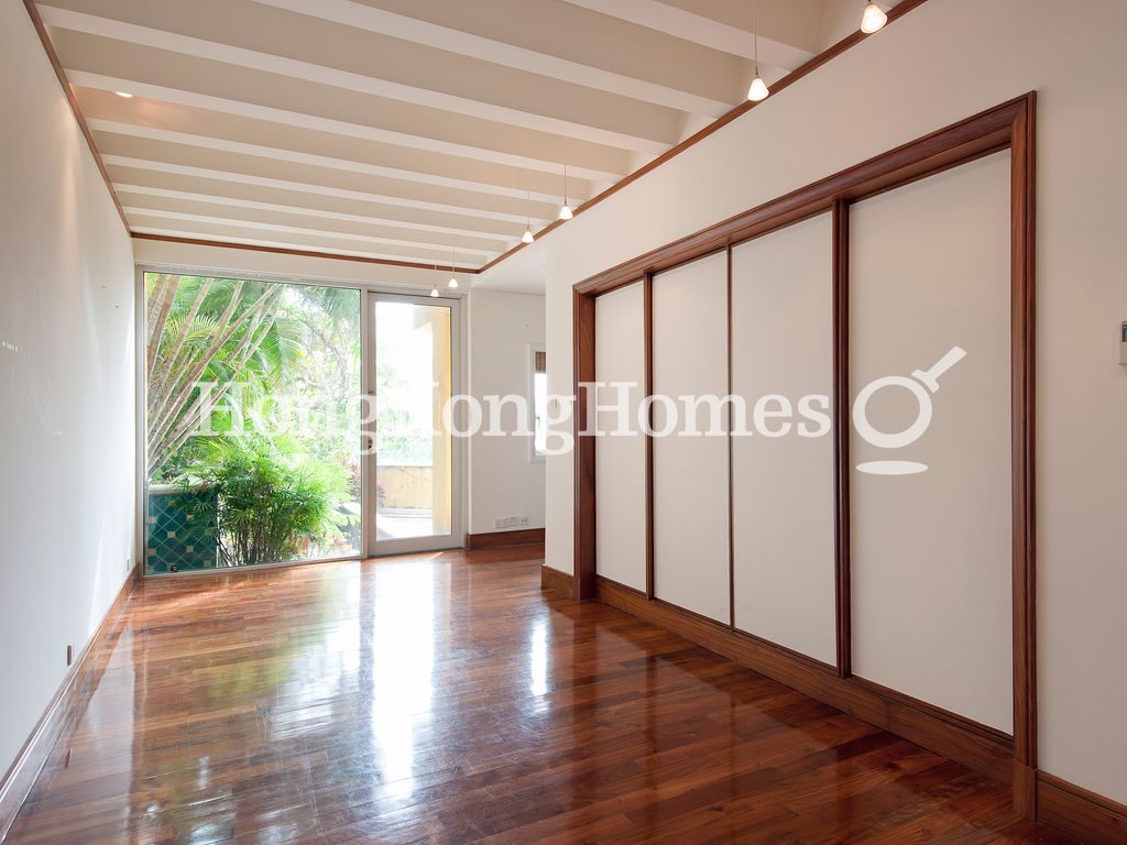 Third Ensuite Bedroom — Carmelia, Stanley