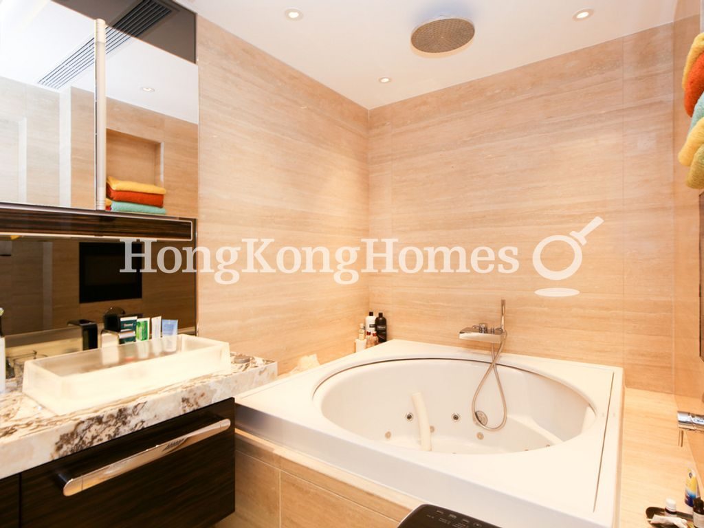 Master Bathroom — Marinella - Tower 9, Wong Chuk Hang