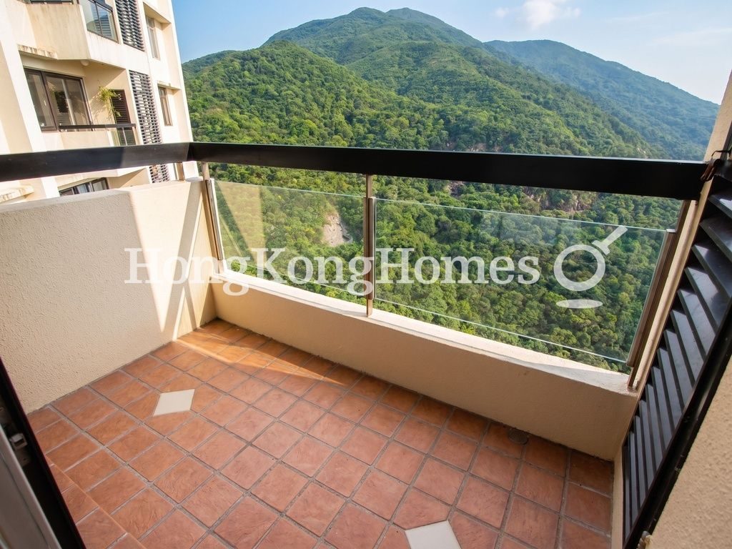 Balcony off Living and Dining Room — 詩禮花園，淺水灣