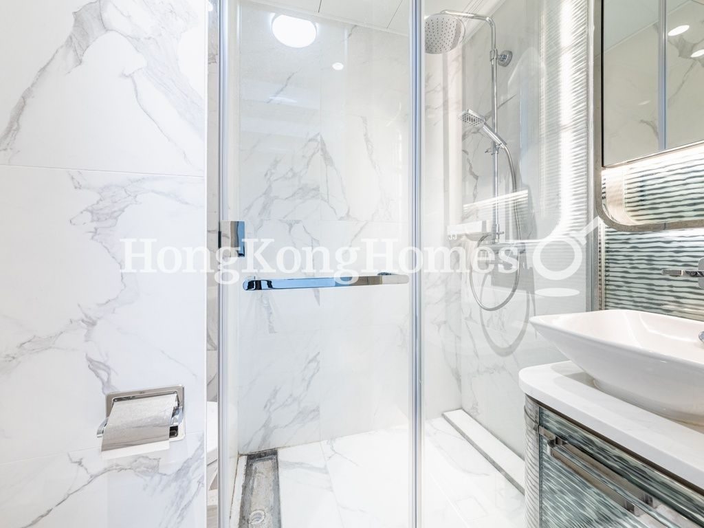 Ensuite Bathroom — 尚瓏，西營盤