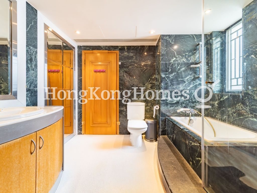 Second Ensuite Bathroom — 睦誠道5號，渣甸山