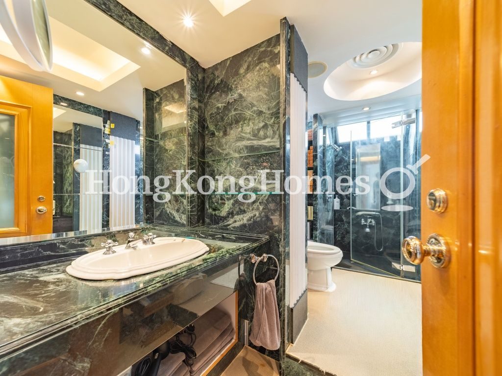 Third Ensuite Bathroom — 睦誠道5號，渣甸山