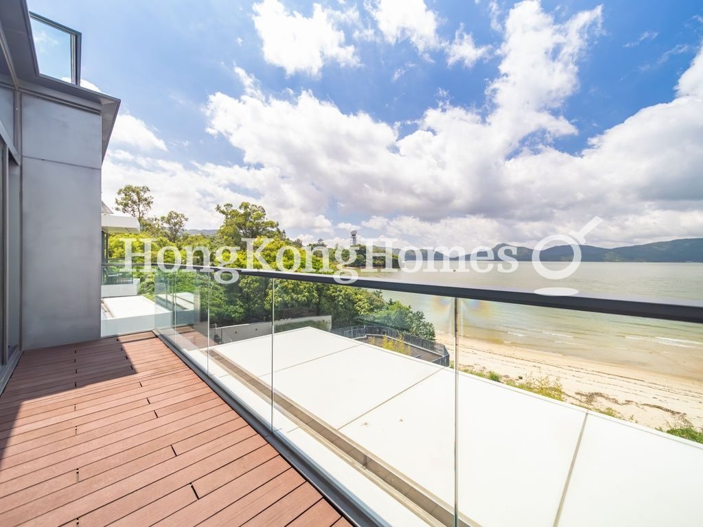 Balcony off Master Bedroom — 雙玥，黃金海岸