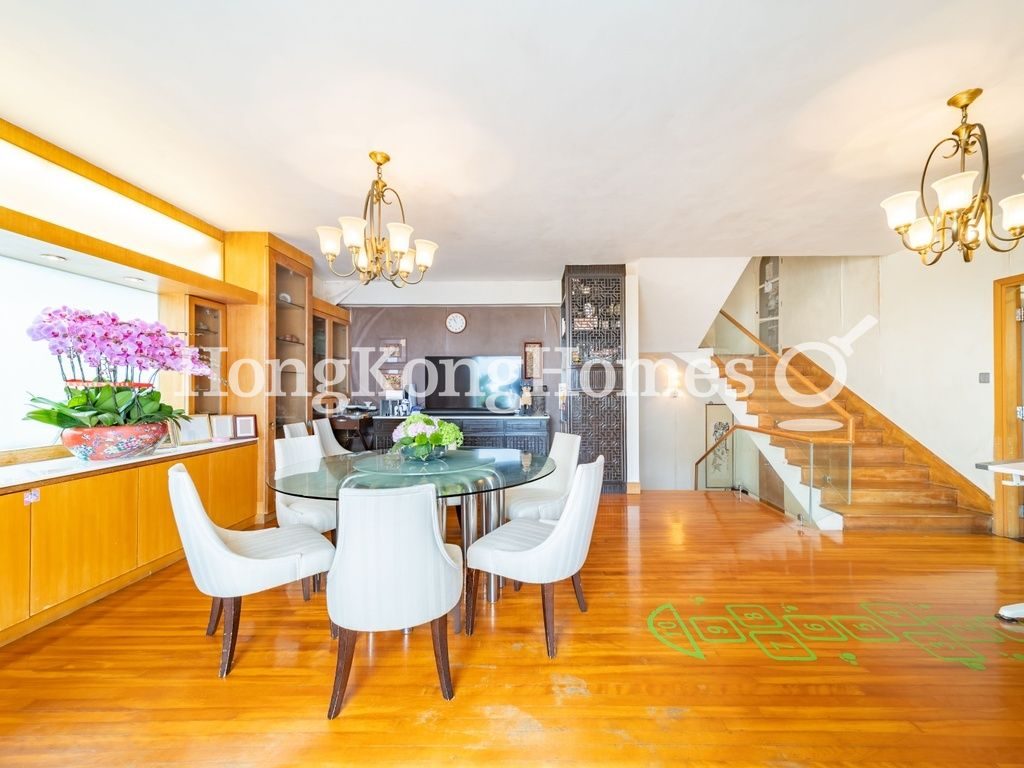 Dining Room — Black's Link Villa, The Peak