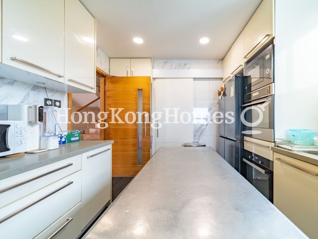 Kitchen — Black's Link Villa, The Peak
