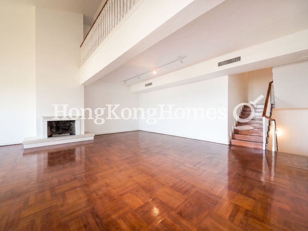 Living Room — Strawberry Hill, The Peak