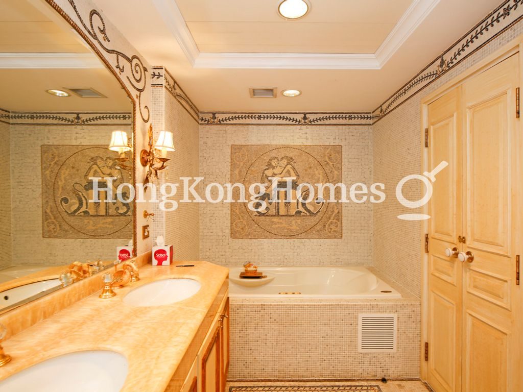 Master Bathroom — 香島道 46 號，深水灣