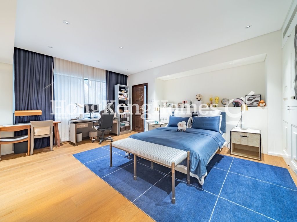 Second Ensuite Bedroom — Grenville House, Mid-levels Central