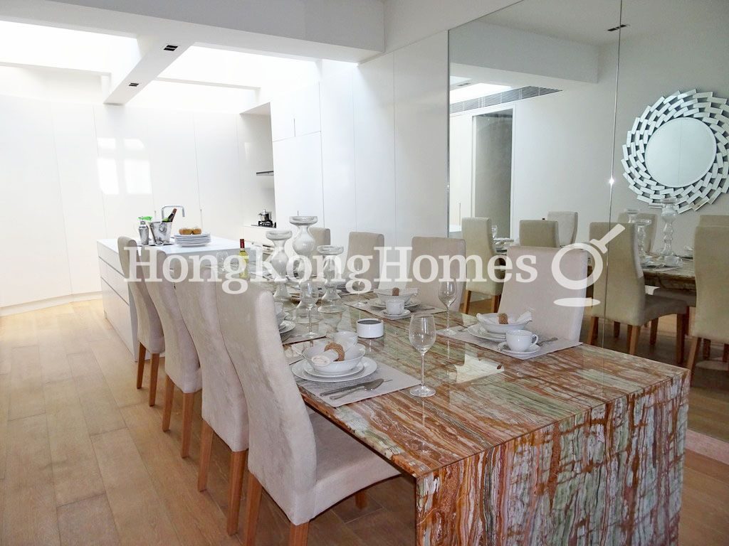 Dining Room — The Beachfront, Repulse Bay