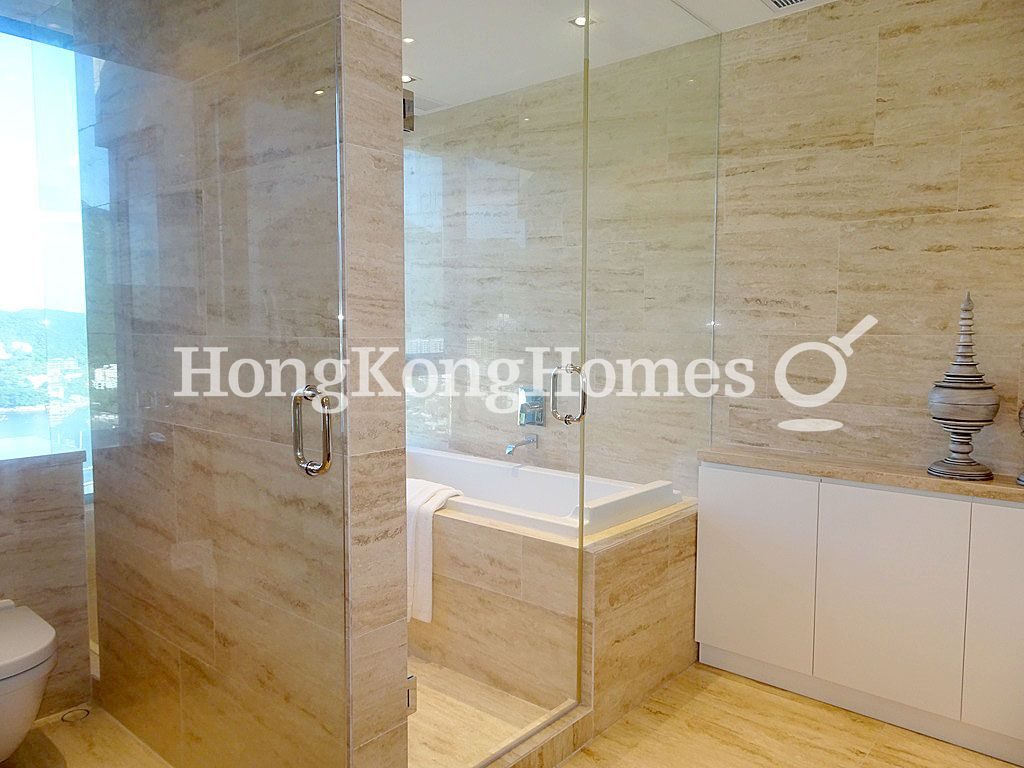 Master Bathroom — The Beachfront, Repulse Bay