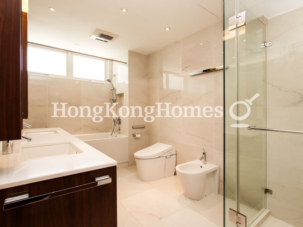 Master Bathroom — 深水灣道 39號，深水灣