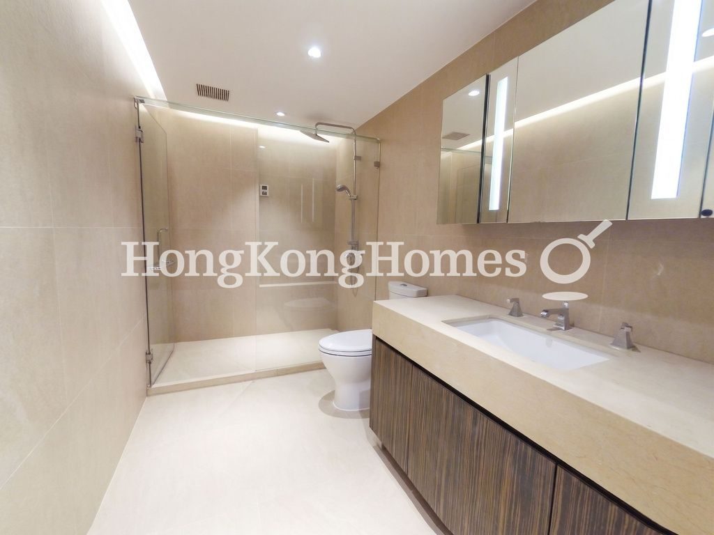 Guest Bathroom — 大潭道 10A-10C 號，大潭