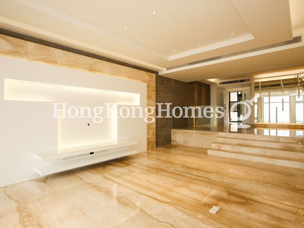 Living and Dining Room — Abergeldie, The Peak