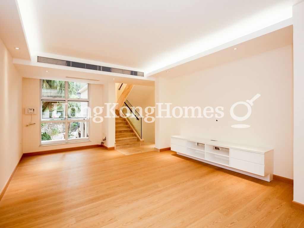 Family Room — Abergeldie, The Peak