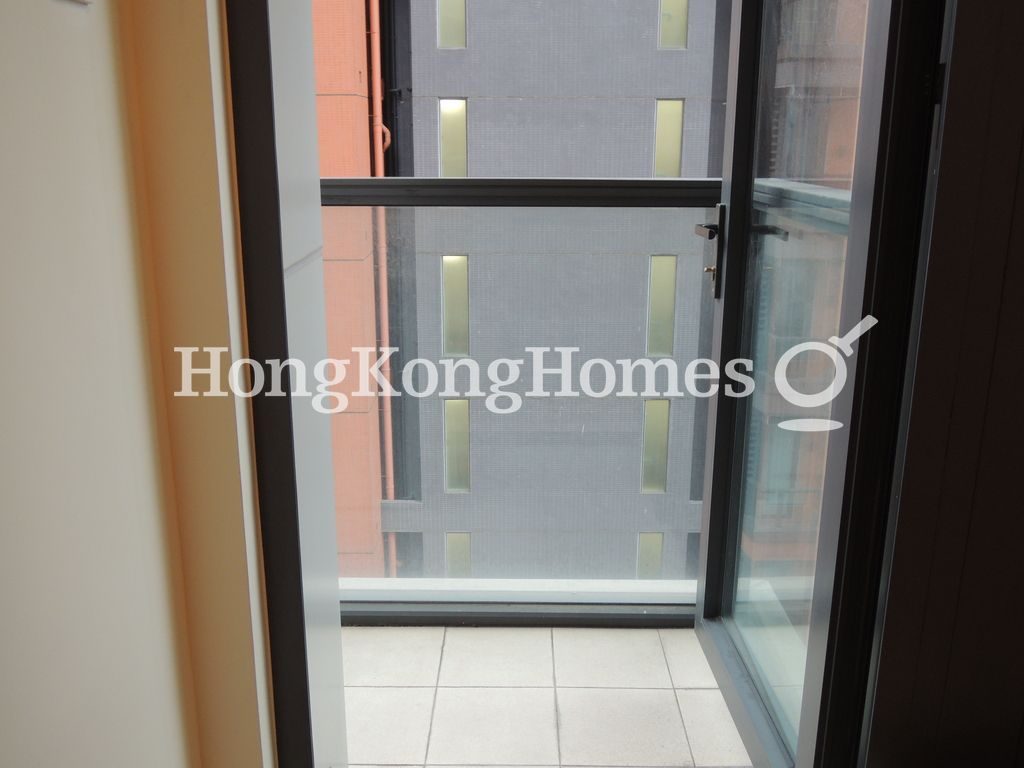 Balcony off Living and Dining Room — 尚巒，銅鑼灣