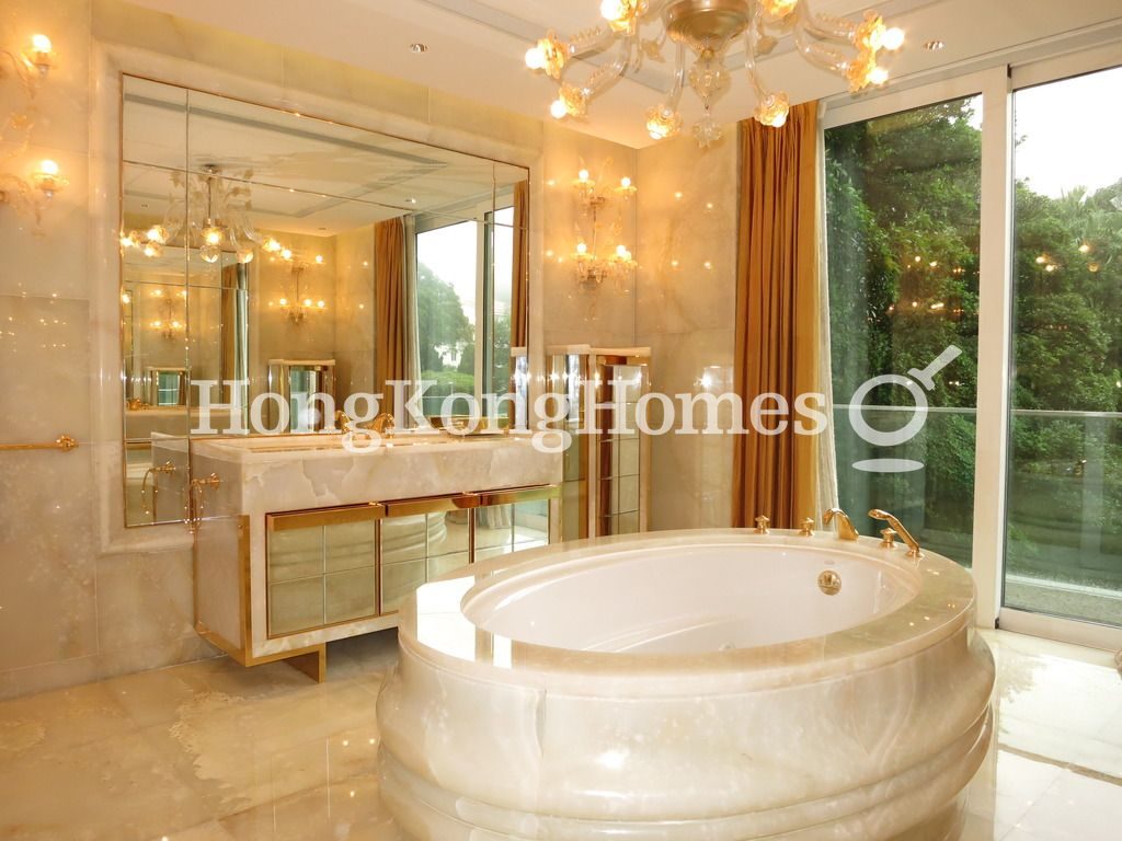 Master Bathroom — 賓吉道3號，山頂