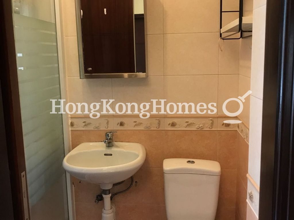 Guest Bathroom — 頌賢閣，西半山