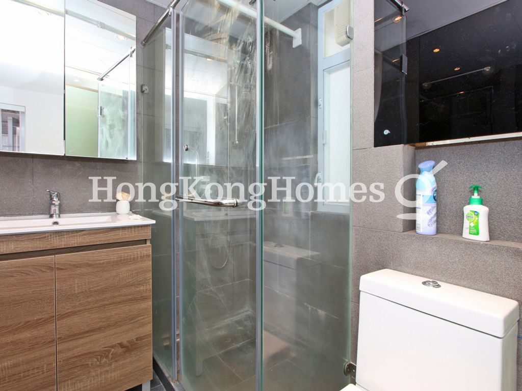 Bathroom — Ryan Mansion, Mid-levels West