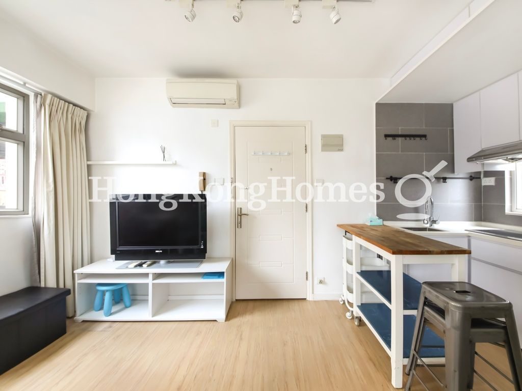 Living Area — Yen Shun Mansion, Sai Ying Pun
