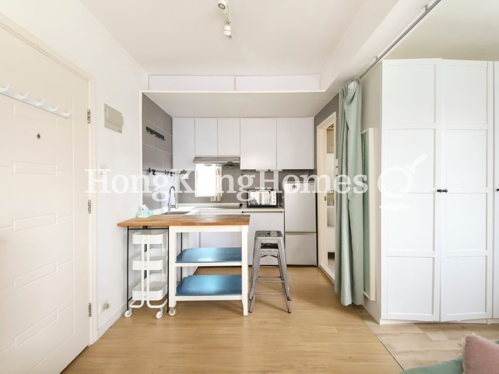Studio — Yen Shun Mansion, Sai Ying Pun