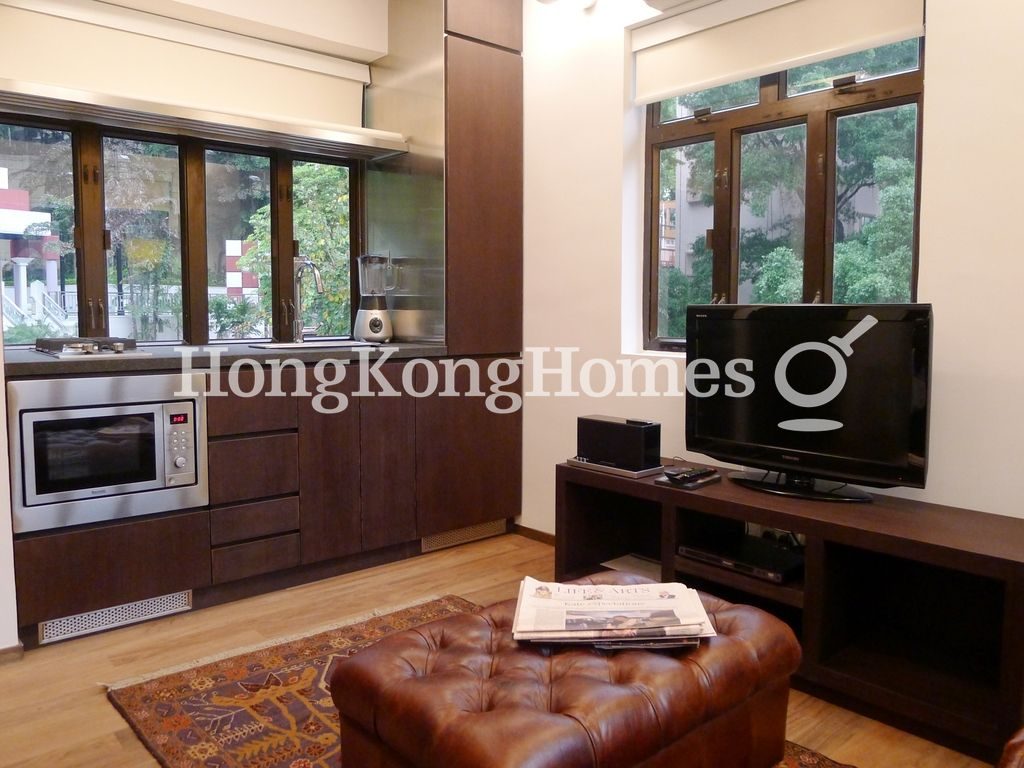 Living Area — 銀禧大廈，上環