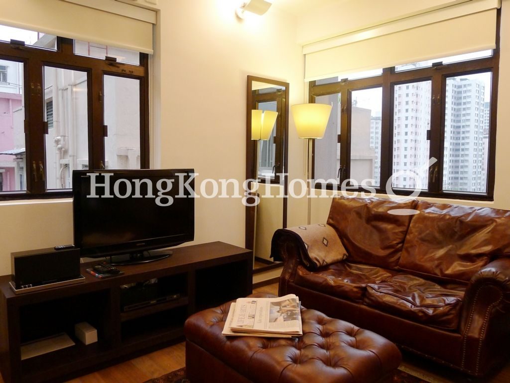 Living Area — 銀禧大廈，上環