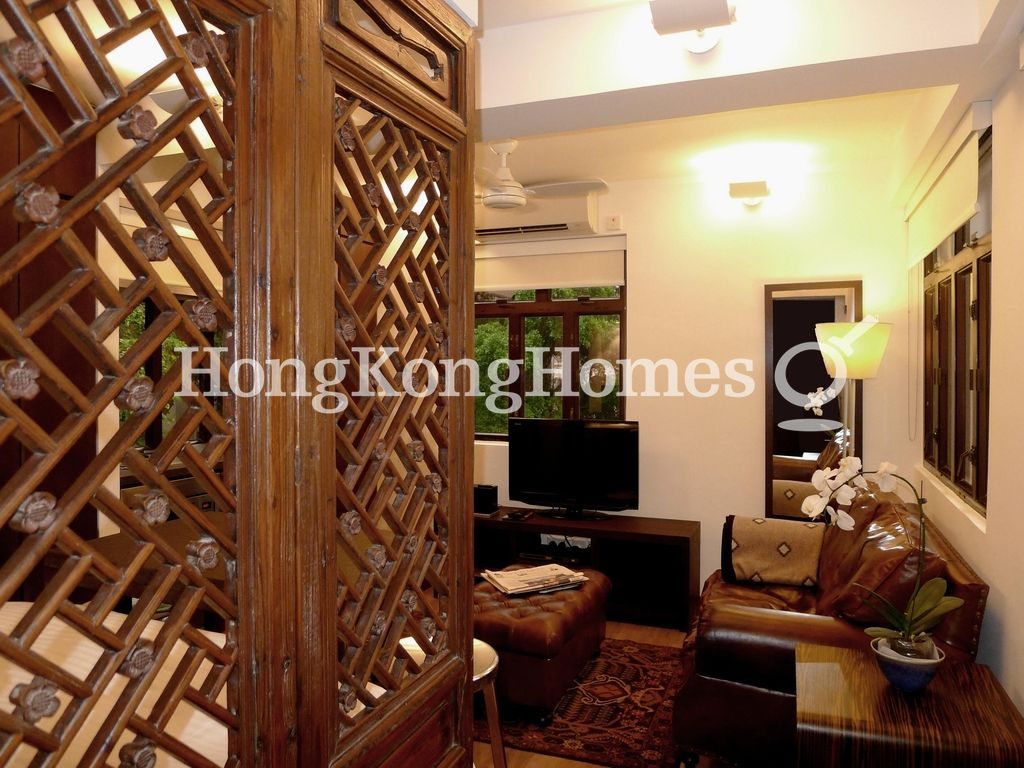 Living Area — 銀禧大廈，上環