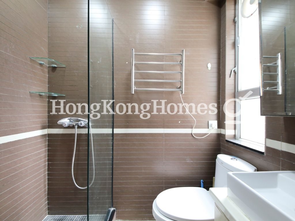 Bathroom — Woodland Court, Mid-levels West