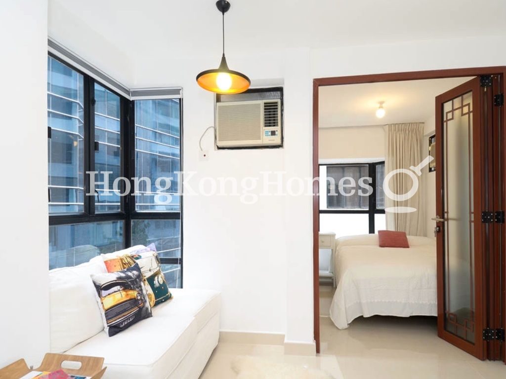 Master Bedroom and Living Area — Lilian Court, Mid-levels West
