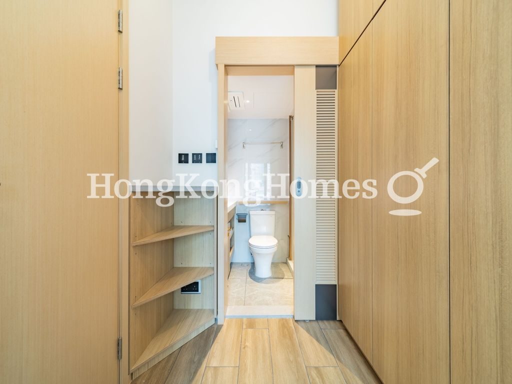 Built-in Wardrobe in Bedroom — Bright Moon, Mong Kok