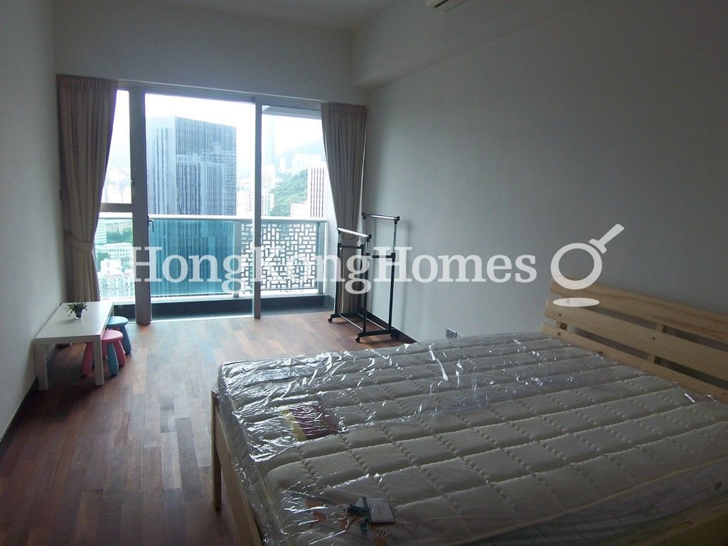 Living & Sleeping Area — 嘉薈軒，灣仔