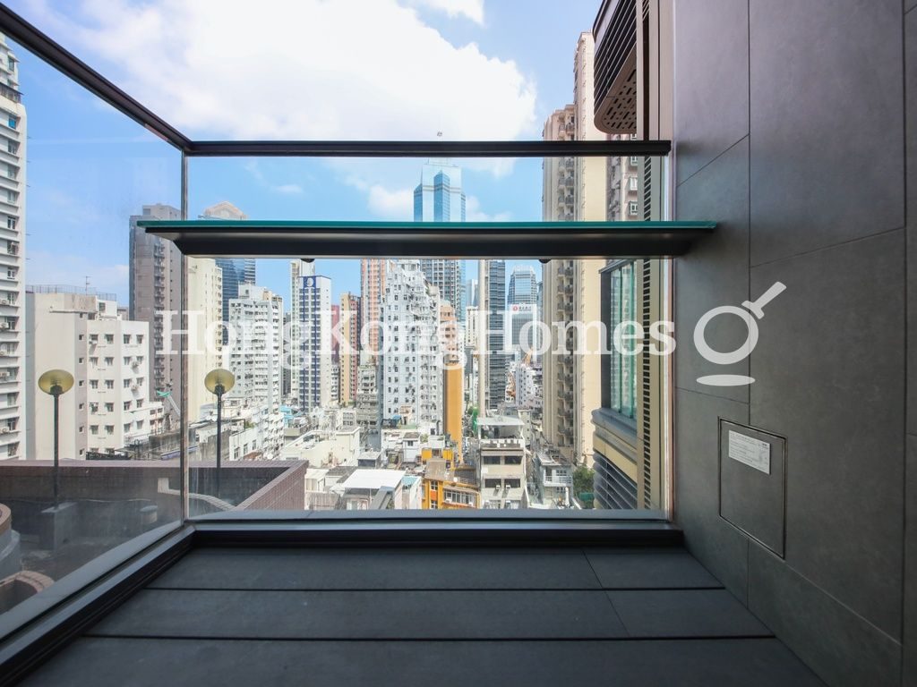 Balcony off Living and Dining Room — Caine Hill，西半山