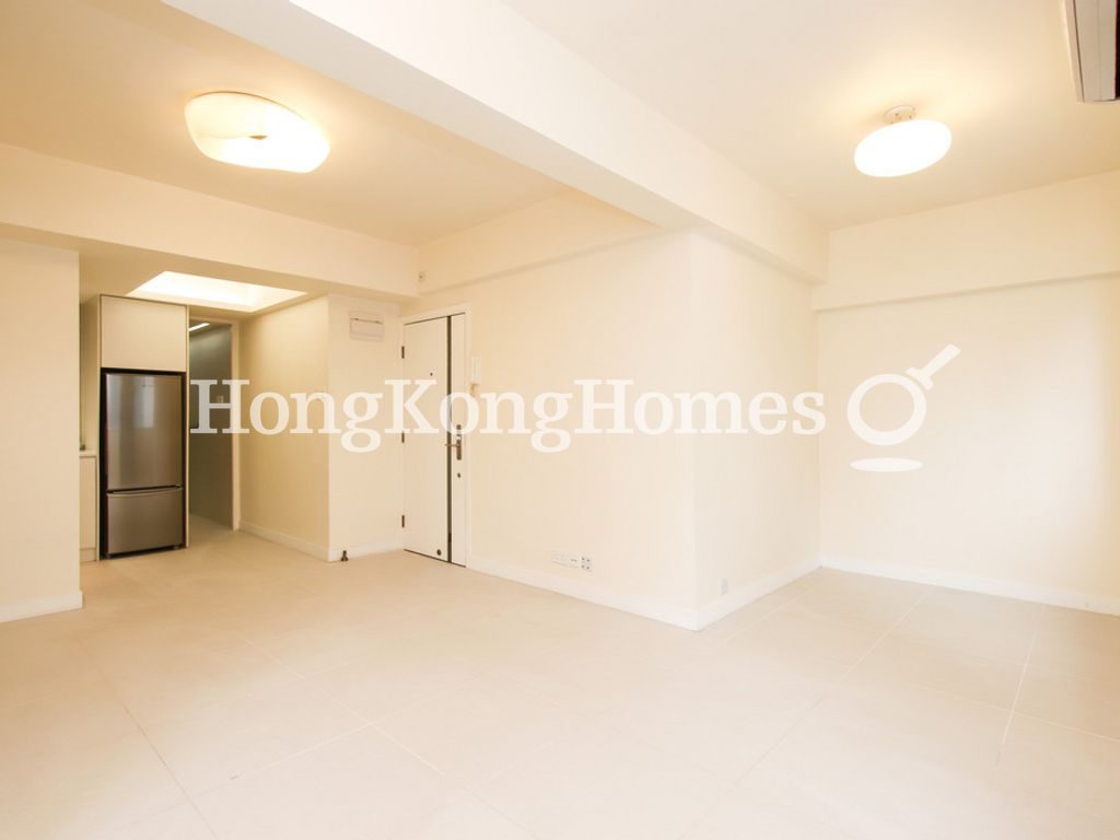 Living and Dining Area — 福成閣，中環