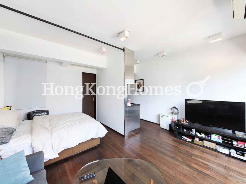 Studio — Tung Yuen Building, Central