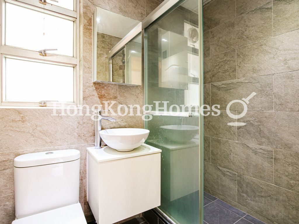 Guest Bathroom — 高雅閣，西營盤