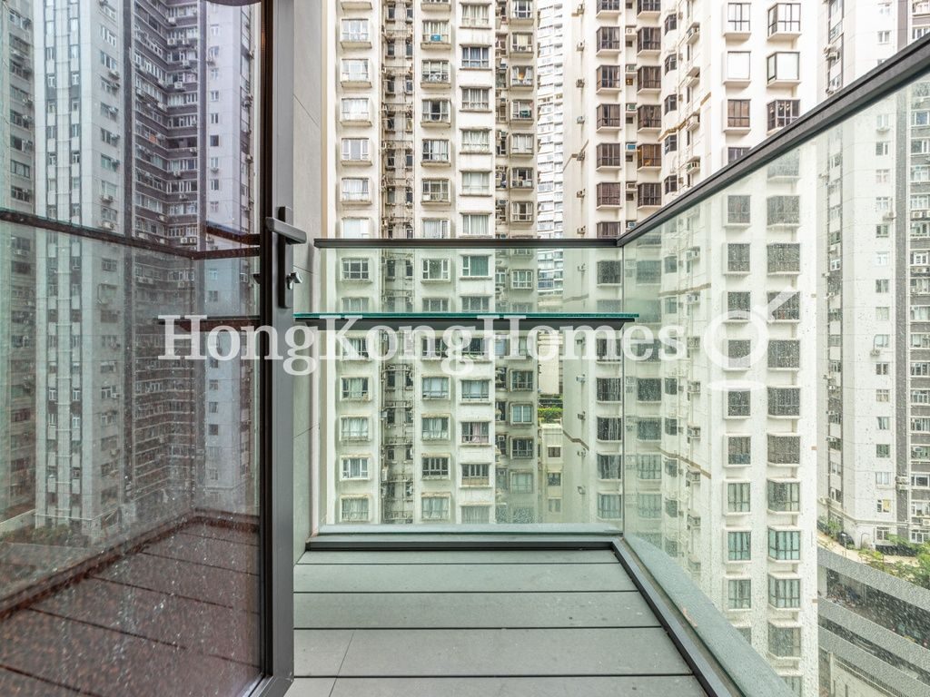 Balcony off Living and Dining Room — Caine Hill，西半山