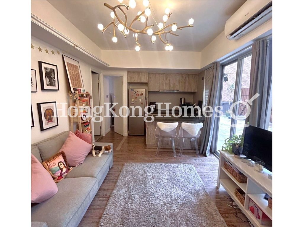 Living and Dining Room with Open Kitchen — 保和大廈，灣仔