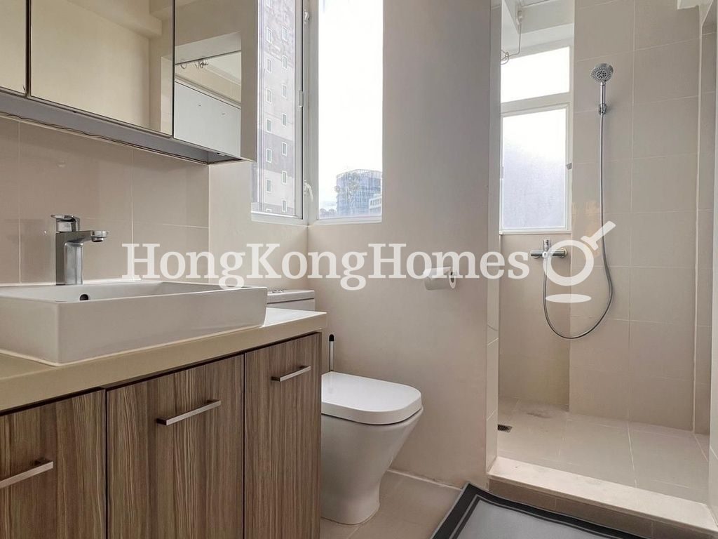 Bathroom — Kin On House, Wan Chai