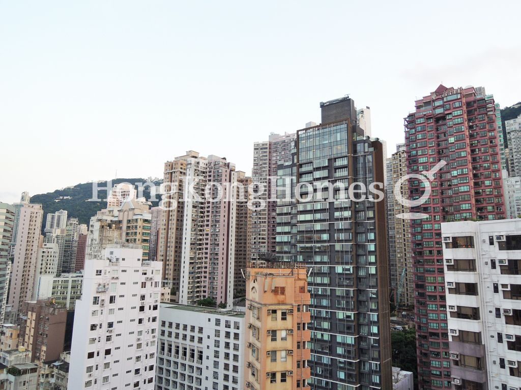 View from Living & Dining Room — 萬城閣，中環