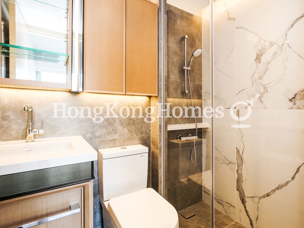 Ensuite Bathroom — The Bonham, Mid-levels West