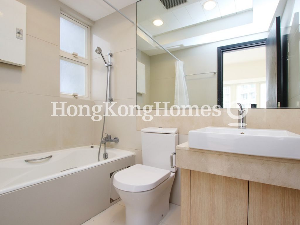 Bathroom — The Icon, Mid-levels West