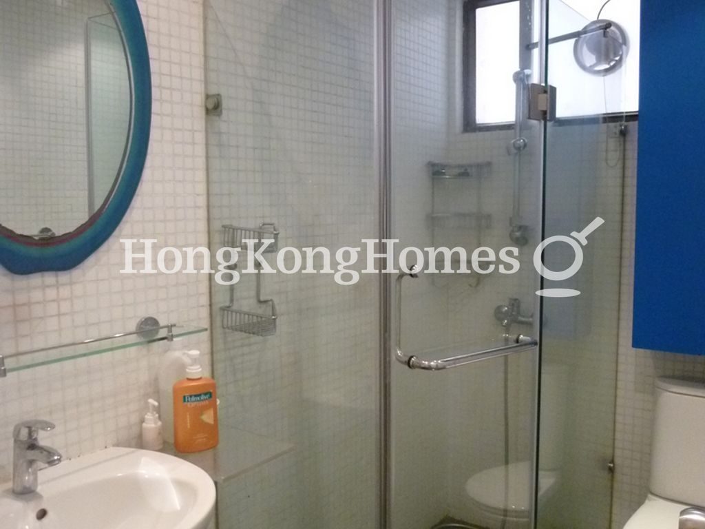 Guest Bathroom — 薄扶林花園 - 02座，薄扶林