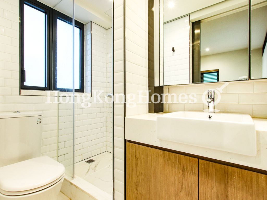 Ensuite Bathroom — Star Studios II, Wan Chai
